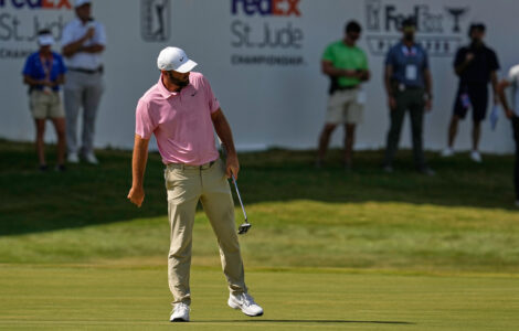 Scottie Scheffler shoots 61 to take 3-shot lead in Memphis in playoff opener
